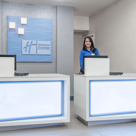Holiday Inn Express Hotel & Suites Ames By Ihg Экстерьер фото