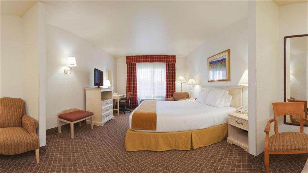 Holiday Inn Express Hotel & Suites Ames By Ihg Экстерьер фото