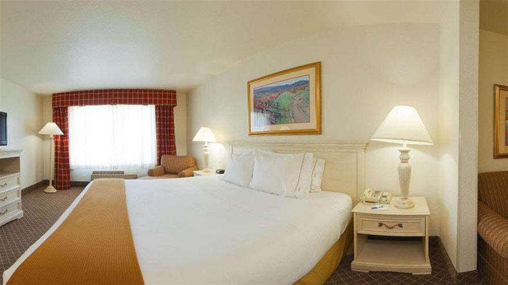Holiday Inn Express Hotel & Suites Ames By Ihg Экстерьер фото