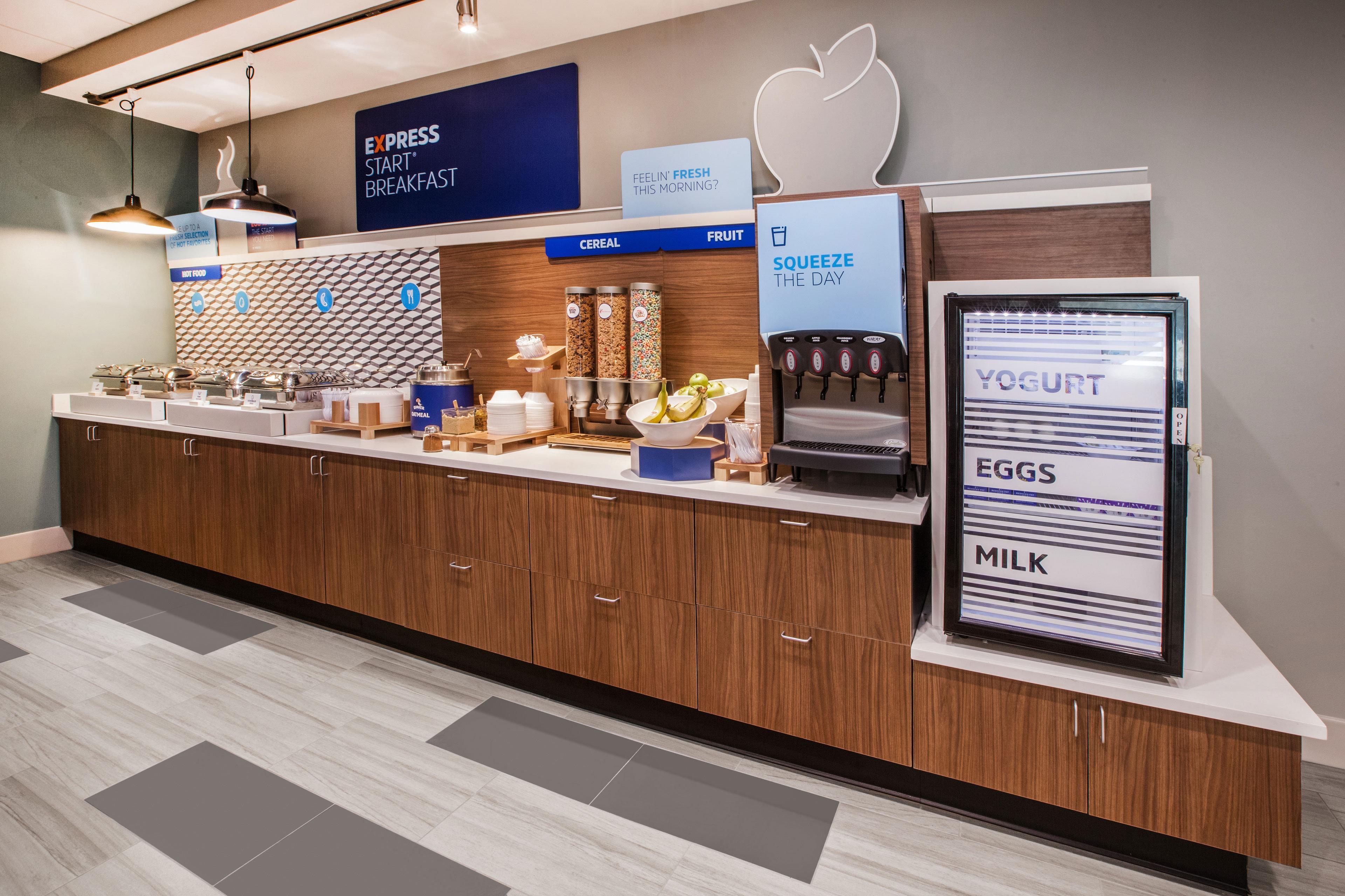 Holiday Inn Express Hotel & Suites Ames By Ihg Экстерьер фото
