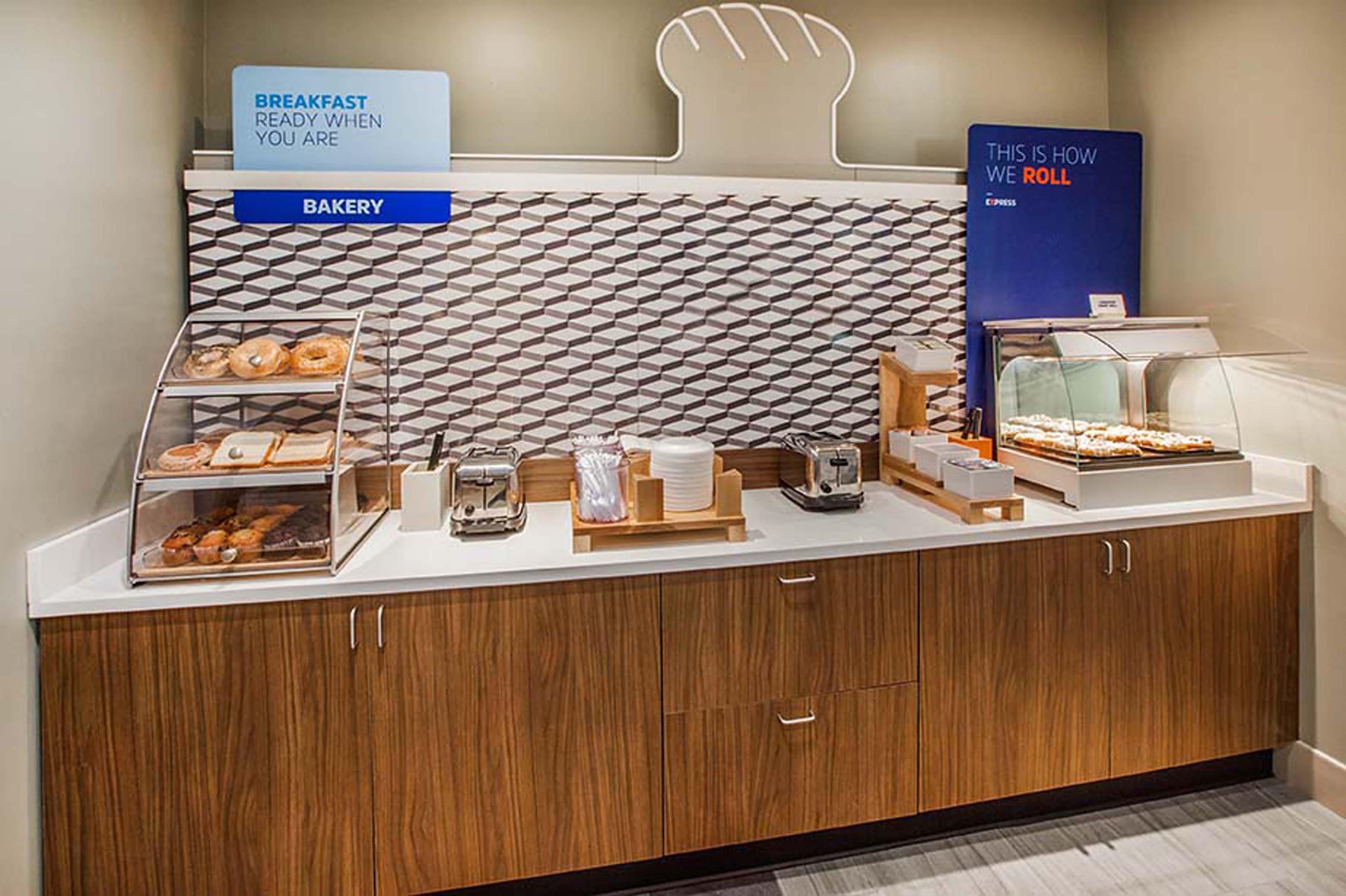 Holiday Inn Express Hotel & Suites Ames By Ihg Экстерьер фото