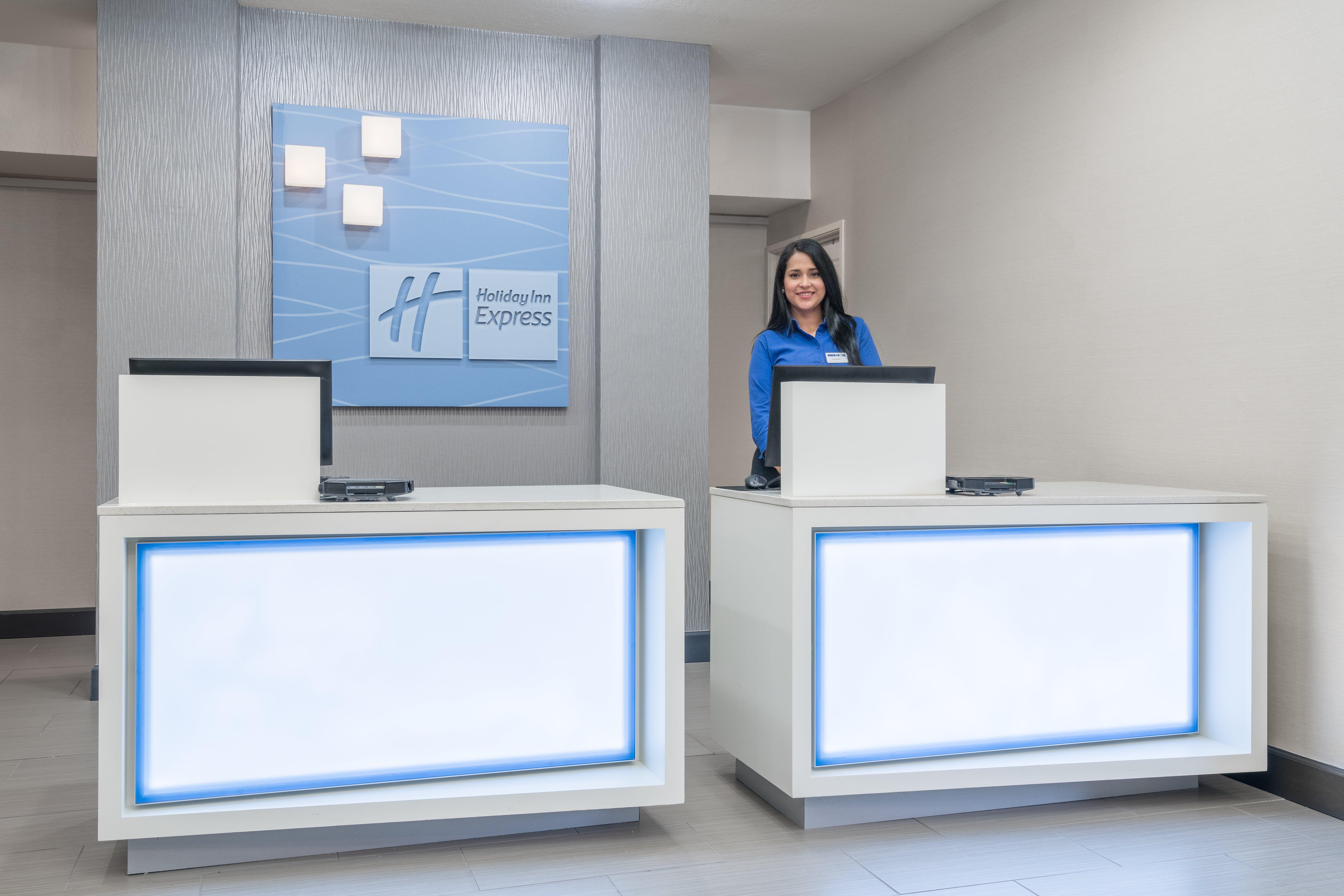 Holiday Inn Express Hotel & Suites Ames By Ihg Экстерьер фото