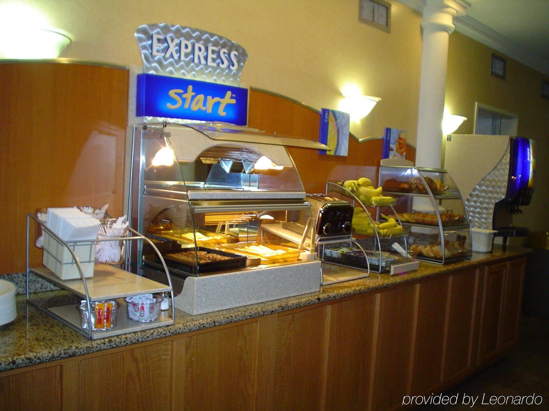 Holiday Inn Express Hotel & Suites Ames By Ihg Экстерьер фото