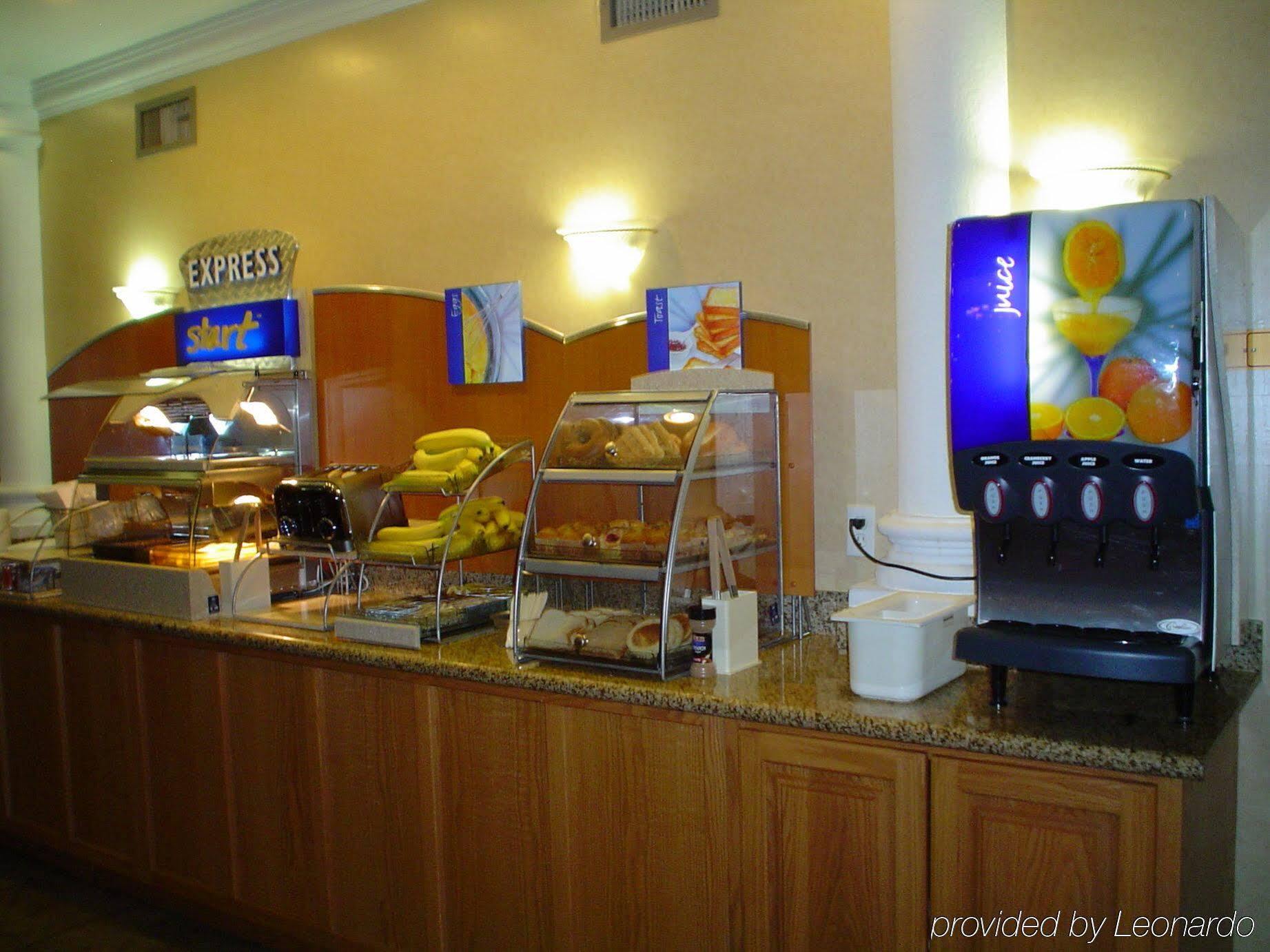 Holiday Inn Express Hotel & Suites Ames By Ihg Экстерьер фото