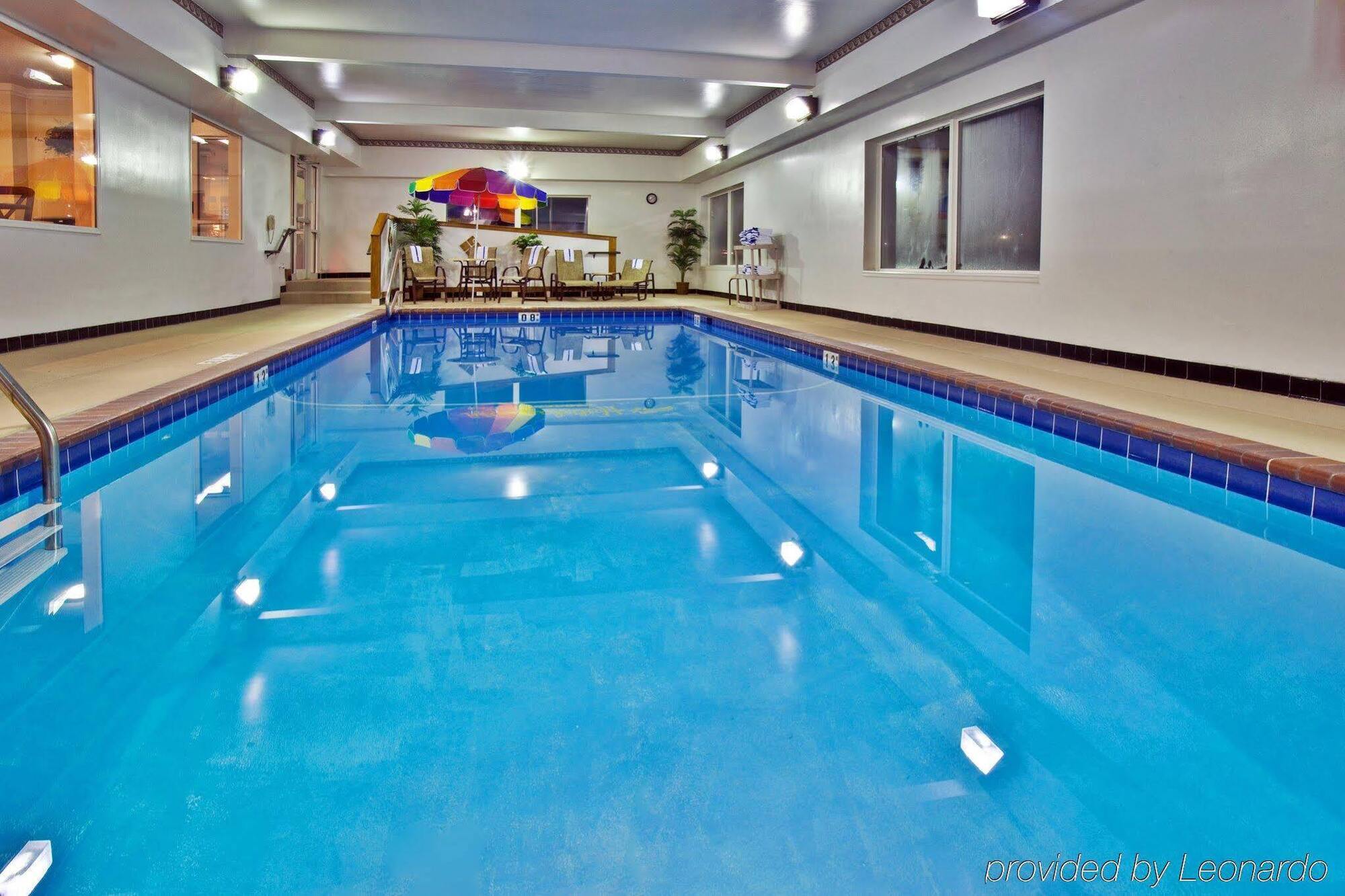 Holiday Inn Express Hotel & Suites Ames By Ihg Экстерьер фото