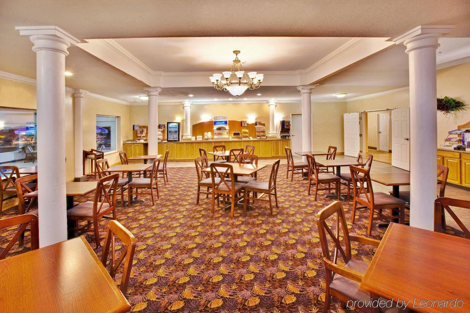 Holiday Inn Express Hotel & Suites Ames By Ihg Экстерьер фото